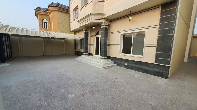 New villa 7 bedrooms+ + storage  in Al Hilal